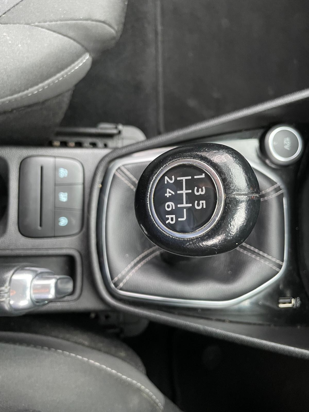 Ford Fiesta - image 10